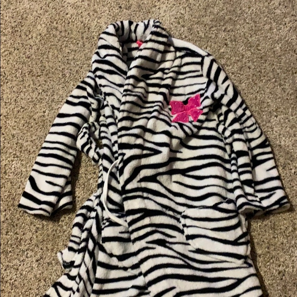 Girls Zebra robe!! 🦓